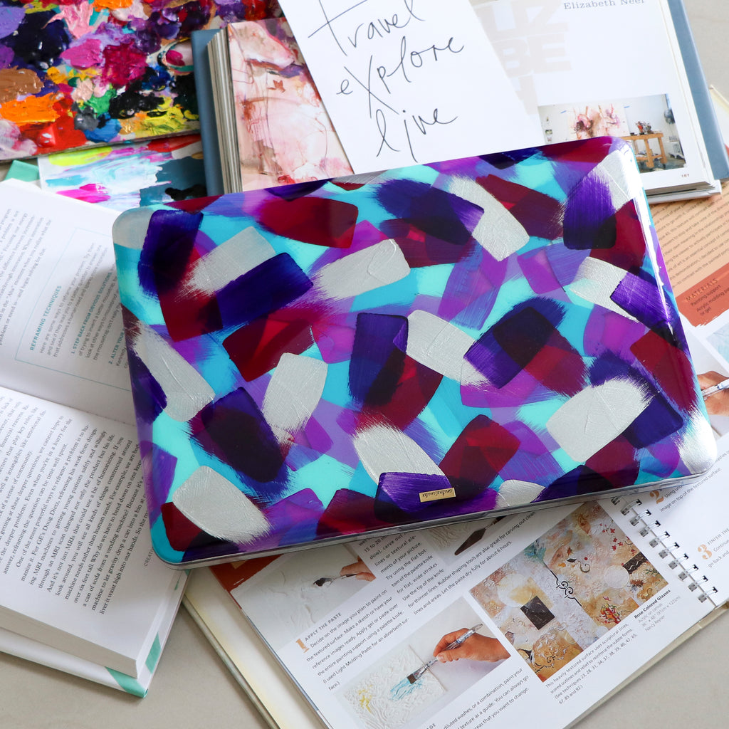 Snowkissed Signature Strokes Macbook - Ana Tere Canales