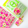 Llaveros y fundas para proteger iPhone y MacBook, pintadas a mano por Ana Tere Canales. Un diseño de flores rosadas elegante en tonos rosa suaves.