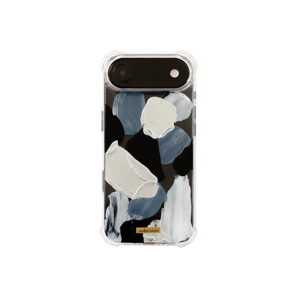 Funda para proteger iPhone, pintada a mano por Ana Tere Canales. Un diseño abstracto, audaz y monocromático.