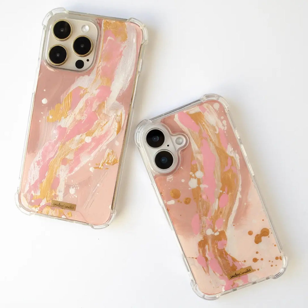 Funda para proteger iPhone, pintada a mano por Ana Tere Canales. Con diseño abstracto en colores neutros y textura real de pinceladas. Perfecta para dar un estilo creativo y original al celular.