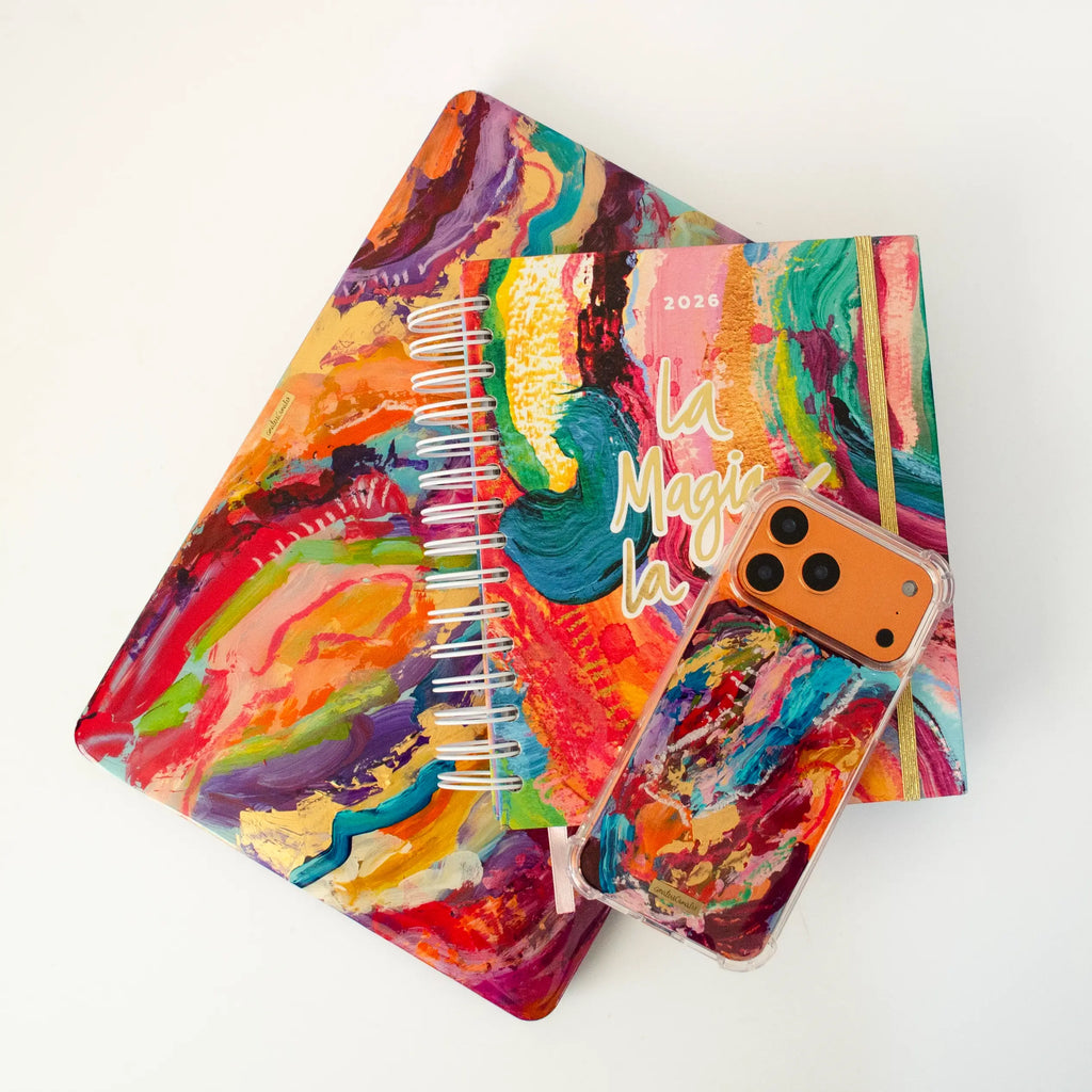 Fundas para iPhone y MacBook con diseño colorido inspirado en creatividad y expresión artística. Inspirada en la portada de la Agenda La Magia Creas Tú.