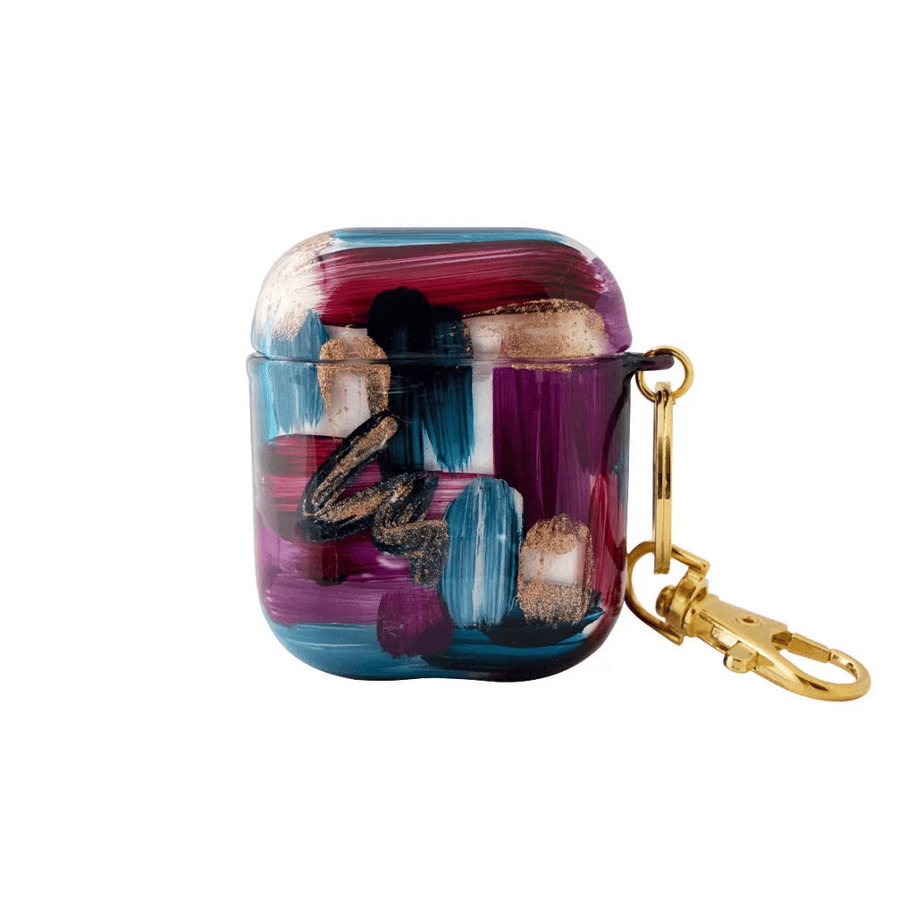 Funda artística pintada a mano para AirPods con diseño de tejido crochet en tonos acogedores.