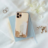 Funda para iPhone Cuarzo pintada a mano por Ana Tere Canales. Un diseño artístico inspirado en la piedra cuarzo en tonos claros y elegantes.