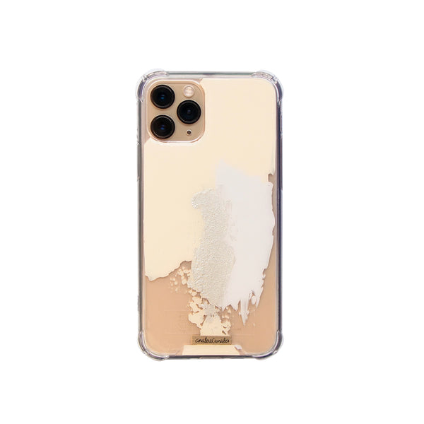 Funda para iPhone Cuarzo pintada a mano por Ana Tere Canales. Un diseño artístico inspirado en la piedra cuarzo en tonos claros y elegantes.