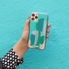 Funda para iPhone Esmeralda pintada a mano por Ana Tere Canales. Un diseño artístico inspirado en la piedra esmeralda en tonos verdes.