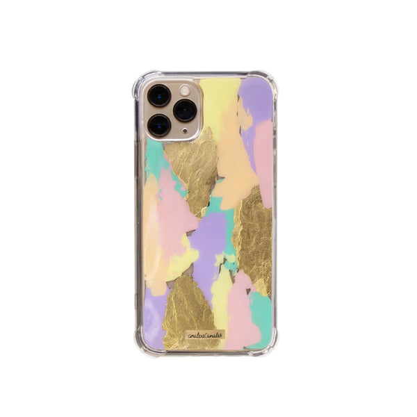 Funda para iPhone Golden Hour pintada a mano por Ana Tere Canales. Un diseño artístico en tonos dorados inspirado en la luz del atardecer.