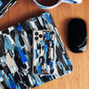 Funda para iPhone Huasteca Illusion pintada a mano por Ana Tere Canales. Diseño abstracto inspirado en la Huasteca de Monterrey y efecto de ilusión visual.