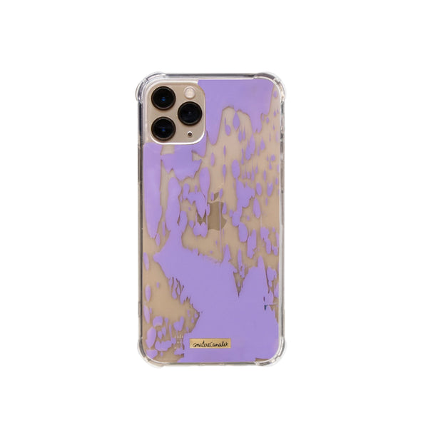 Funda para iPhone Lavender Vibes pintada a mano  por Ana Tere Canales. Un diseño artístico en tonos lavanda y estilo contemporáneo.