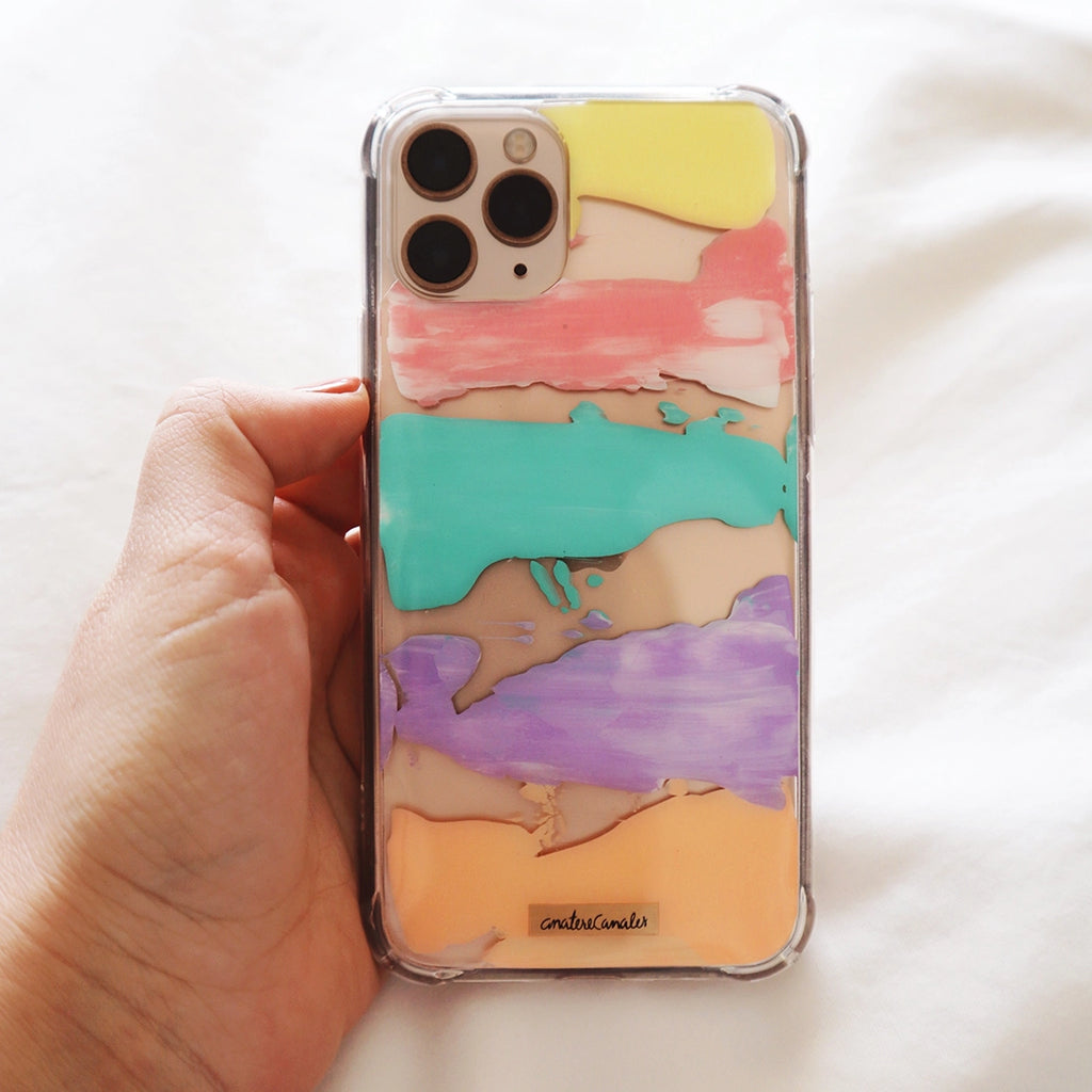 Funda para iPhone Sunset pintada a mano por Ana Tere Canales. Un diseño artístico inspirado en un atardecer en tonos pastel.