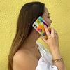 Funda para proteger iPhone pintada a mano por Ana Tere Canales. Con diseño abstracto en colores vibrantes y textura real de pinceladas. Perfecta para dar un estilo creativo y original al celular.