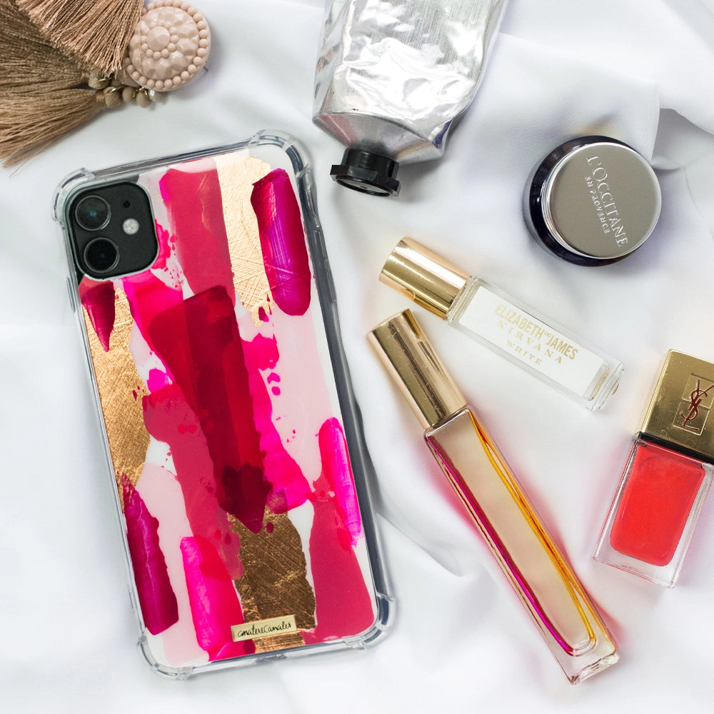 Funda para iPhone Torino Rose pintada a mano por Ana Tere Canales. Un diseño artístico en tonos rosa suaves y estilo contemporáneo.