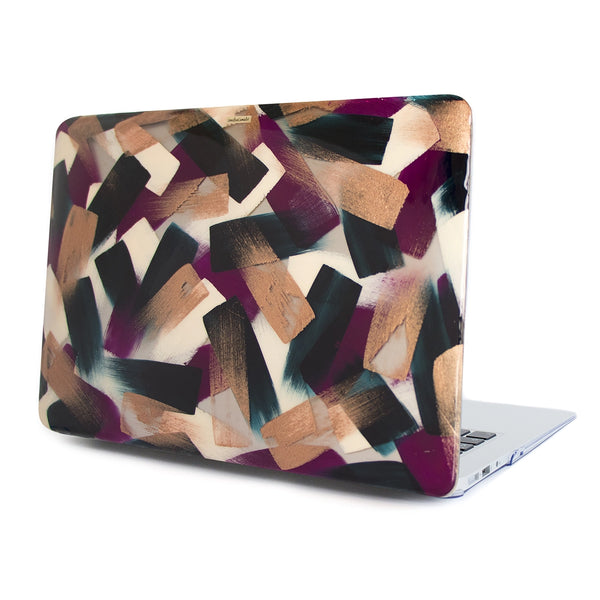 Funda para MacBook Wine With Everything Signature Strokes con pinceladas abstractas pintadas a mano en tonos vino y neutros. Pintada por Ana Tere Canales.