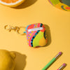 Funda para AirPods Deja Vu pintados a mano por Ana Tere Canales. Un diseño artístico abstracto inspirado en la intuición, las sincronías y la creatividad.